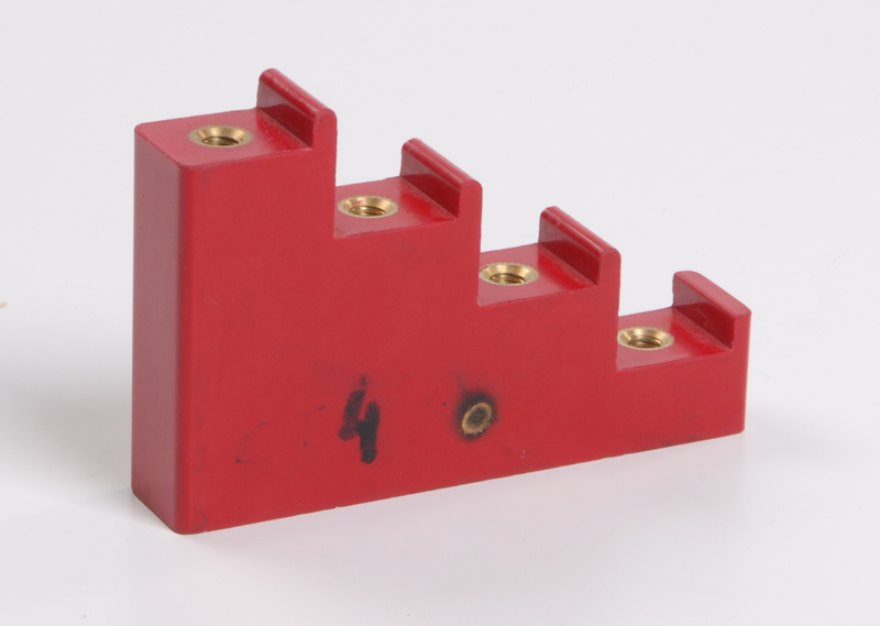 Изолятор ступенчатый ИС4-20 (М6) силовой IEK во Владивостоке