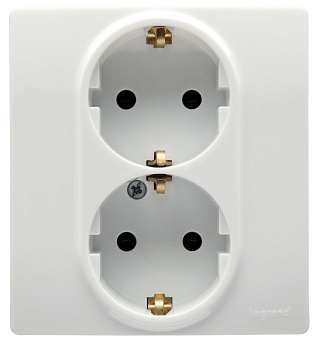 Розетка двойная ETIKA Legrand с заземлением белая во Владивостоке