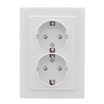 Розетка со шторками двойная с заземлением Минск EKF белая во Владивостоке