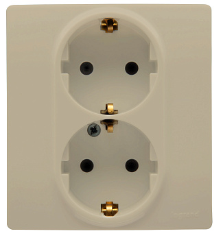 Розетка двойная ETIKA Legrand с заземлением крем во Владивостоке