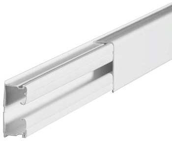 Мини-плинтус Legrand 32х12,5х2000 с перегородкой белый во Владивостоке